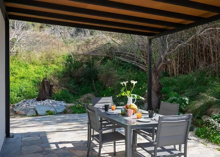 Rhodes Sunset House *